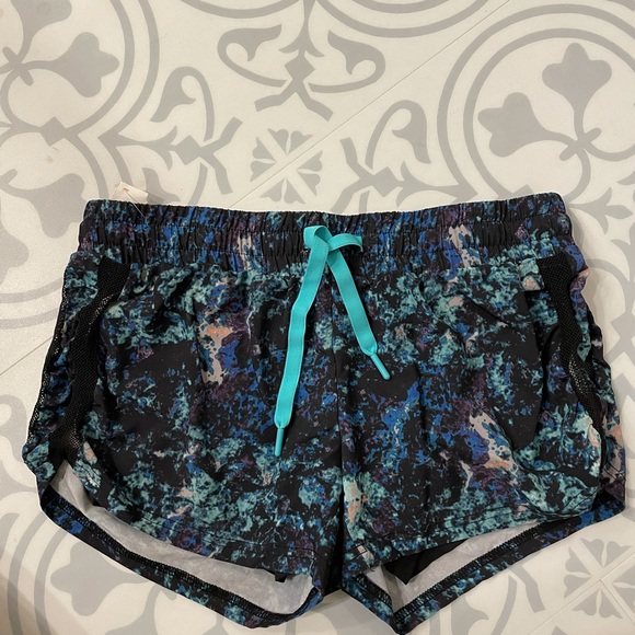 Fabletics running shorts - Picture 5 of 6